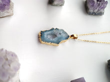 Cargar imagen en el visor de la galería, COLLAR AGATA REBANADA AZUL