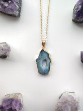 Cargar imagen en el visor de la galería, COLLAR AGATA REBANADA AZUL
