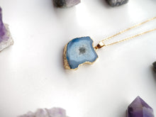 Cargar imagen en el visor de la galería, COLLAR AGATA REBANADA AZUL
