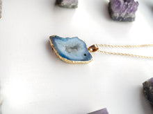 Cargar imagen en el visor de la galería, COLLAR AGATA REBANADA AZUL
