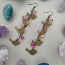 Cargar imagen en el visor de la galería, Aretes Pajaritos Rosas
