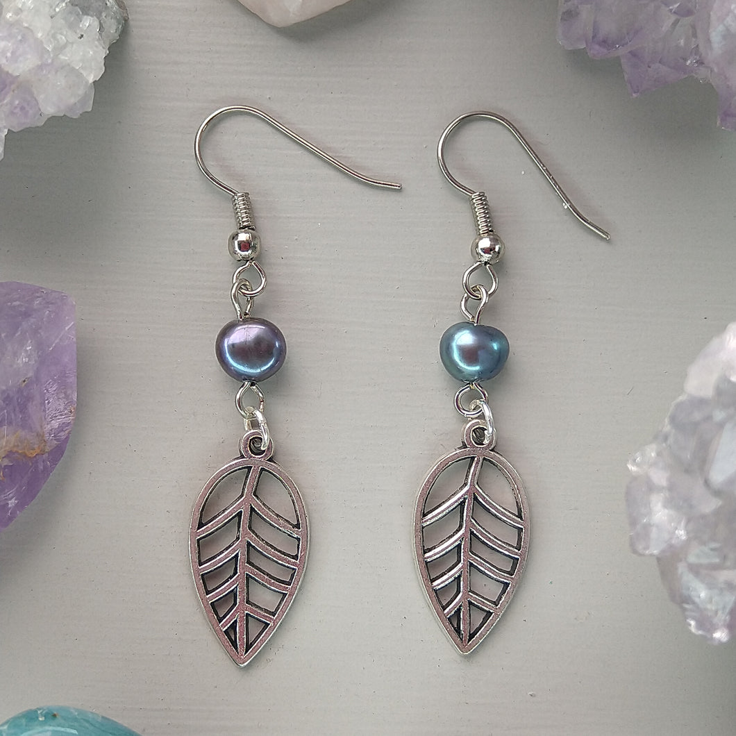 Aretes Hojas Perlas Grises
