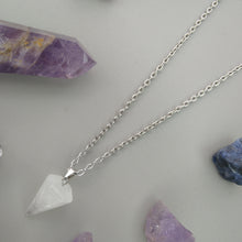 Cargar imagen en el visor de la galería, COLLAR CUARZO BLANCO PÉNDULO
