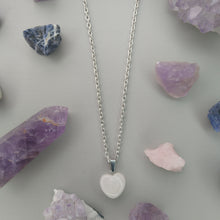 Cargar imagen en el visor de la galería, COLLAR CORAZÓN CUARZO ROSA

