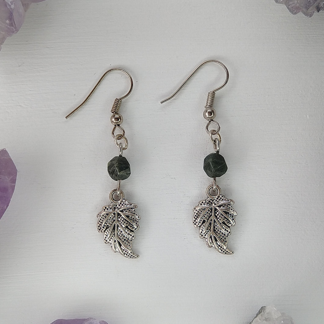 ARETES NEFRITA HOJAS