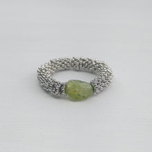 Cargar imagen en el visor de la galería, ANILLO PERIDOTO
