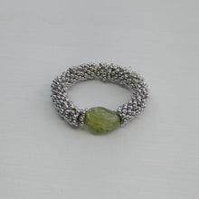 Cargar imagen en el visor de la galería, ANILLO PERIDOTO

