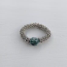 Cargar imagen en el visor de la galería, ANILLO NEFRITA
