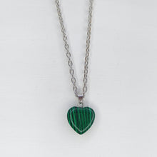 Cargar imagen en el visor de la galería, COLLAR CORAZÓN MALAKITA
