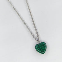 Cargar imagen en el visor de la galería, COLLAR CORAZÓN MALAKITA
