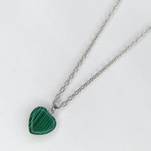 Cargar imagen en el visor de la galería, COLLAR CORAZÓN MALAKITA
