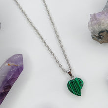 Cargar imagen en el visor de la galería, COLLAR CORAZÓN MALAKITA
