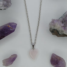 Cargar imagen en el visor de la galería, COLLAR CORAZÓN CUARZO ROSA
