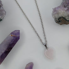 Cargar imagen en el visor de la galería, COLLAR CORAZÓN CUARZO ROSA
