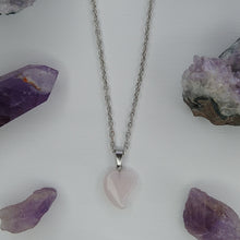 Cargar imagen en el visor de la galería, COLLAR CORAZÓN CUARZO ROSA
