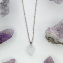 Cargar imagen en el visor de la galería, COLLAR CORAZÓN ÓPALO
