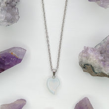Cargar imagen en el visor de la galería, COLLAR CORAZÓN ÓPALO
