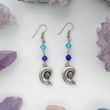 Cargar imagen en el visor de la galería, ARETES CONCHA
