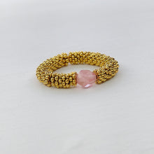 Cargar imagen en el visor de la galería, ANILLO CUARZO CEREZA DORADO
