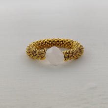 Cargar imagen en el visor de la galería, ANILLO CUARZO ROSA DORADO

