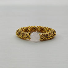 Cargar imagen en el visor de la galería, ANILLO CUARZO ROSA DORADO
