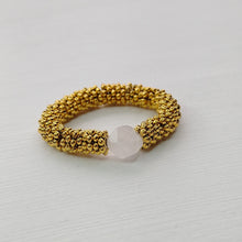 Cargar imagen en el visor de la galería, ANILLO CUARZO ROSA DORADO
