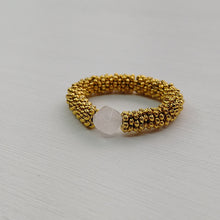 Cargar imagen en el visor de la galería, ANILLO CUARZO ROSA DORADO
