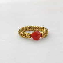 Cargar imagen en el visor de la galería, ANILLO CORNALINA DORADO
