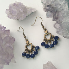 Cargar imagen en el visor de la galería, ARETES CANDELABRO CORAZÓN AZUL

