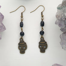 Cargar imagen en el visor de la galería, ARETES CATRIN NEGRO
