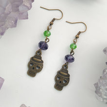 Cargar imagen en el visor de la galería, ARETES CATRIN MORADO VERDE
