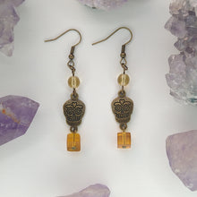 Cargar imagen en el visor de la galería, ARETES CALAVERITA AMARILLOS
