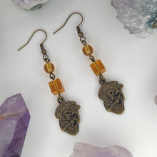 Cargar imagen en el visor de la galería, ARETES CATRINA AMARILLO
