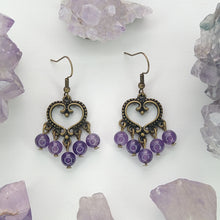 Cargar imagen en el visor de la galería, ARETES CANDELABRO CORAZÓN AMATISTA
