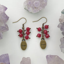 Cargar imagen en el visor de la galería, ARETES TRUST ROJO
