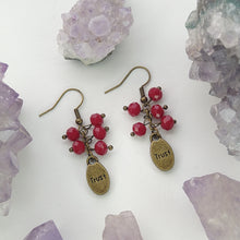 Cargar imagen en el visor de la galería, ARETES TRUST ROJO
