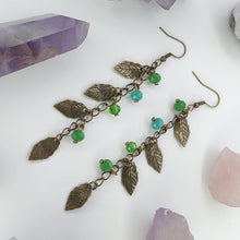 Cargar imagen en el visor de la galería, ARETES HOJAS VERDES
