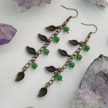 Cargar imagen en el visor de la galería, ARETES HOJAS VERDE
