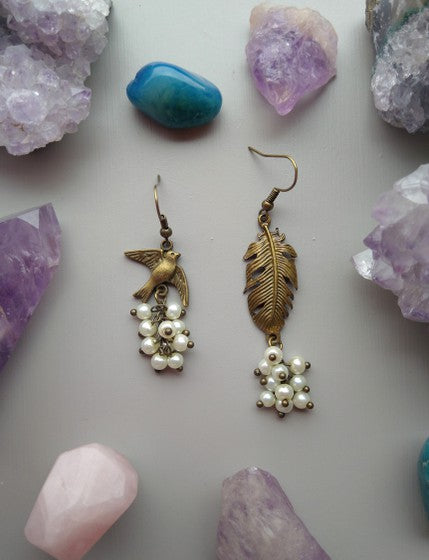ARETES PAJARO Y PLUMA DE PERLAS