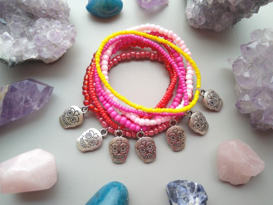 PULSERAS CON CALAVERITAS