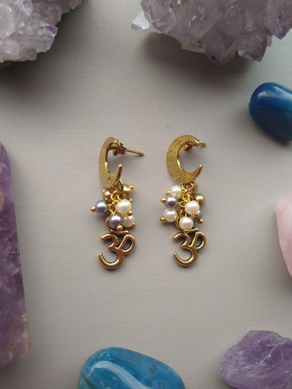 ARETES LUNA OM