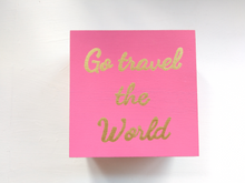 Cargar imagen en el visor de la galería, Cuadro &quot;Go travel the world&quot;
