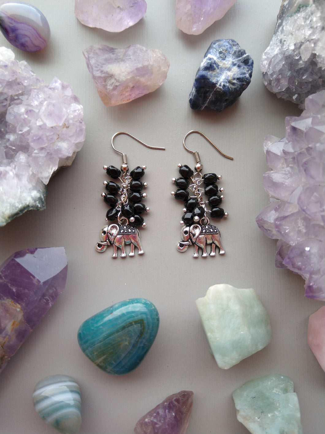 ARETES ELEFANTE NEGROS