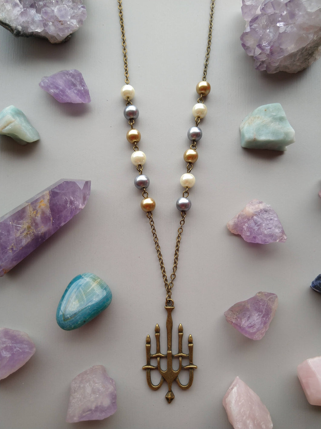 COLLAR PERLAS CANDELABRO