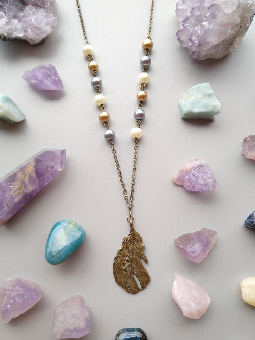 COLLAR PERLAS PLUMA