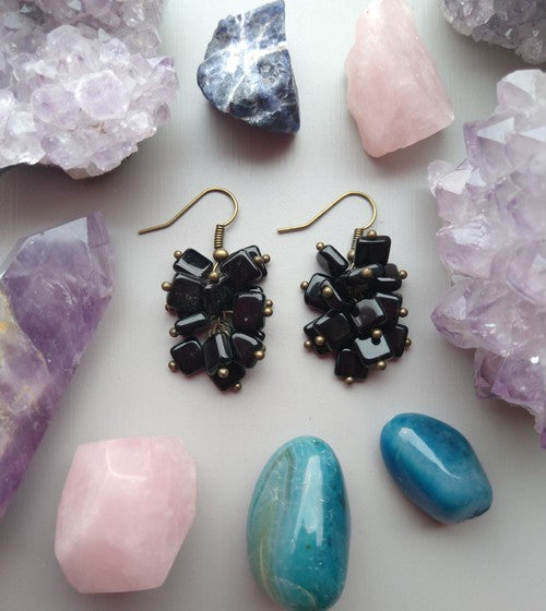 ARETES DE RACIMO NEGROS