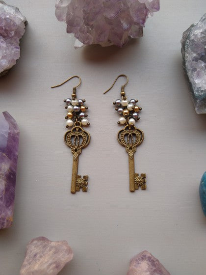ARETES PERLAS LLAVE