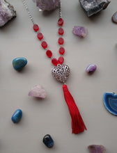 Cargar imagen en el visor de la galería, COLLAR ROJO CORAZON
