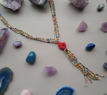 Cargar imagen en el visor de la galería, COLLAR CHAQUIRA MULTI COLOR CON PEZ
