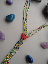 Cargar imagen en el visor de la galería, COLLAR CHAQUIRA MULTI COLOR CON MARIPOSA
